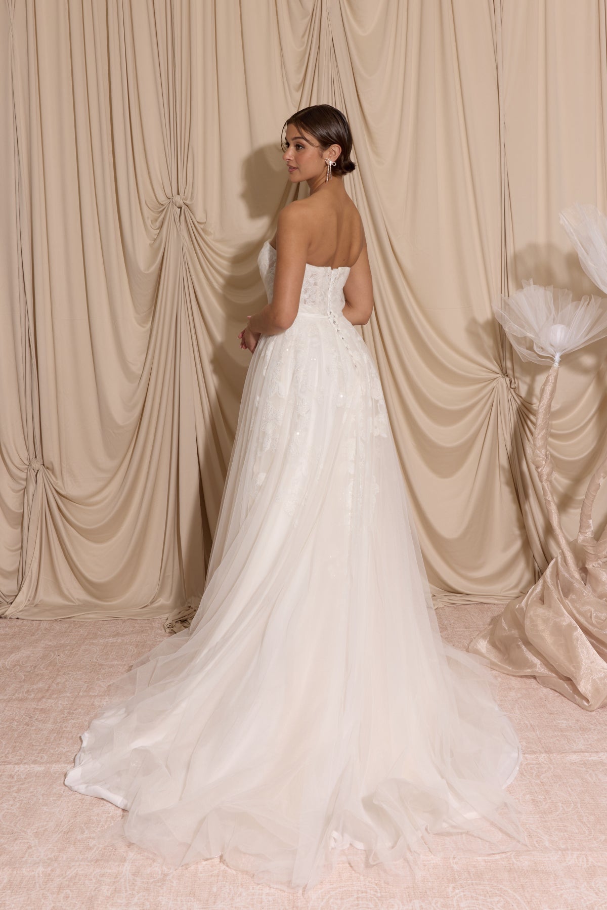 Strapless Curved Neck Floor-Length Tulle Wedding A-Line Eureka Fashion 165