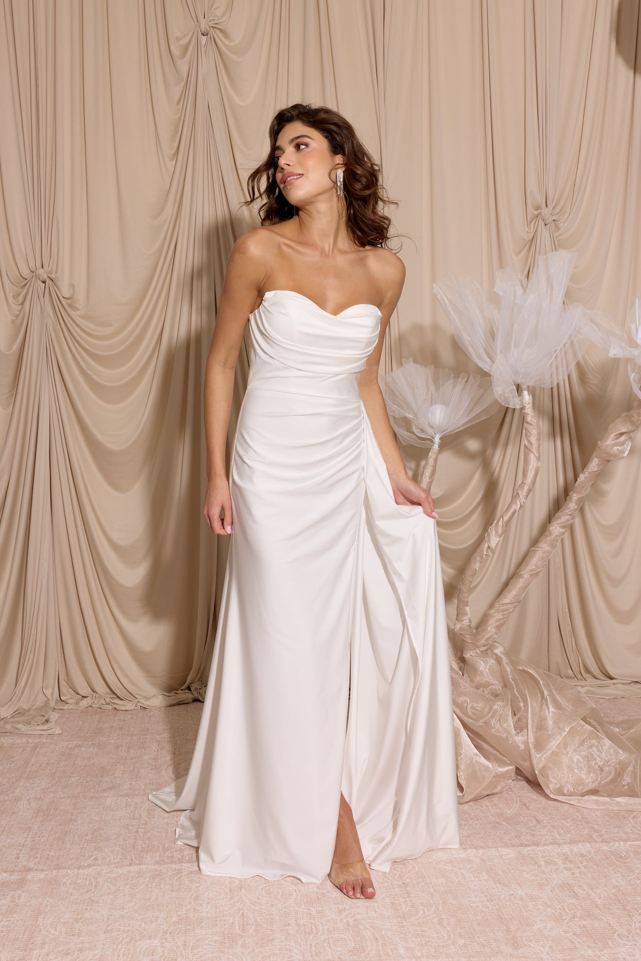 Off White Strapless Floor-Length Jersey Side Train Bridal Gown Eureka Fashion EK178