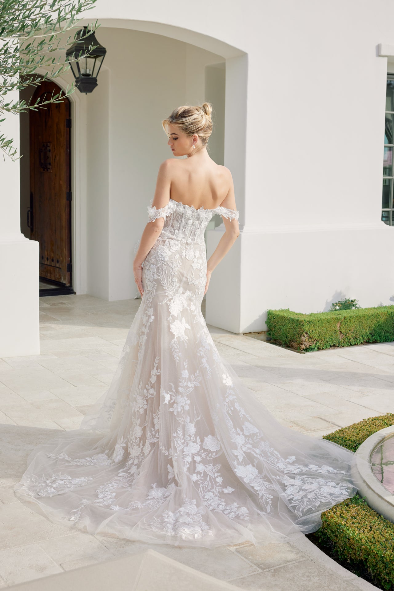 Wedding Dresses Floral Applique Long Bridal Wedding Dress Nox Anabel JE974 White Nude