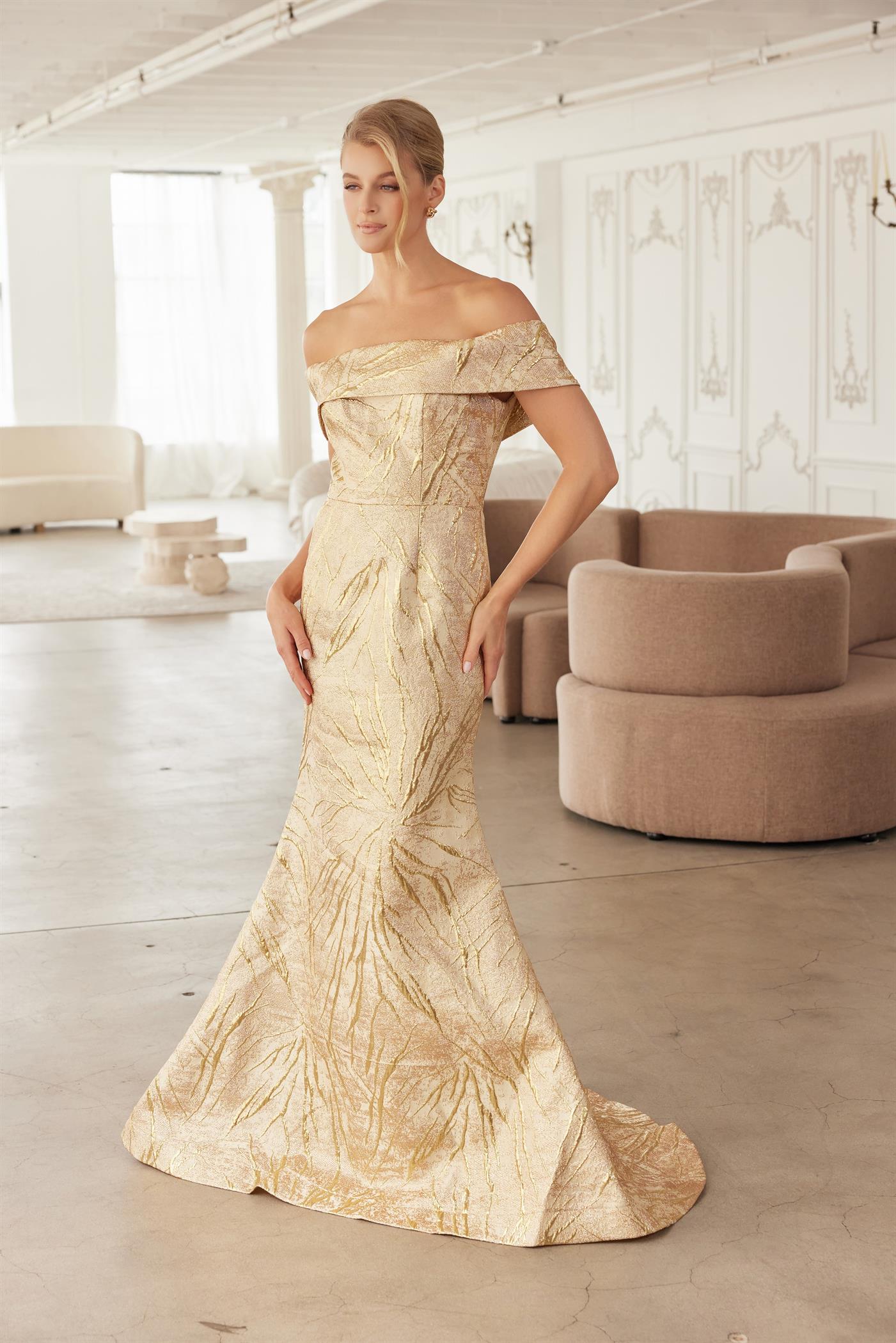 Plus Size Dresses Long Formal Fitted Mother of the Bride Dress Gold