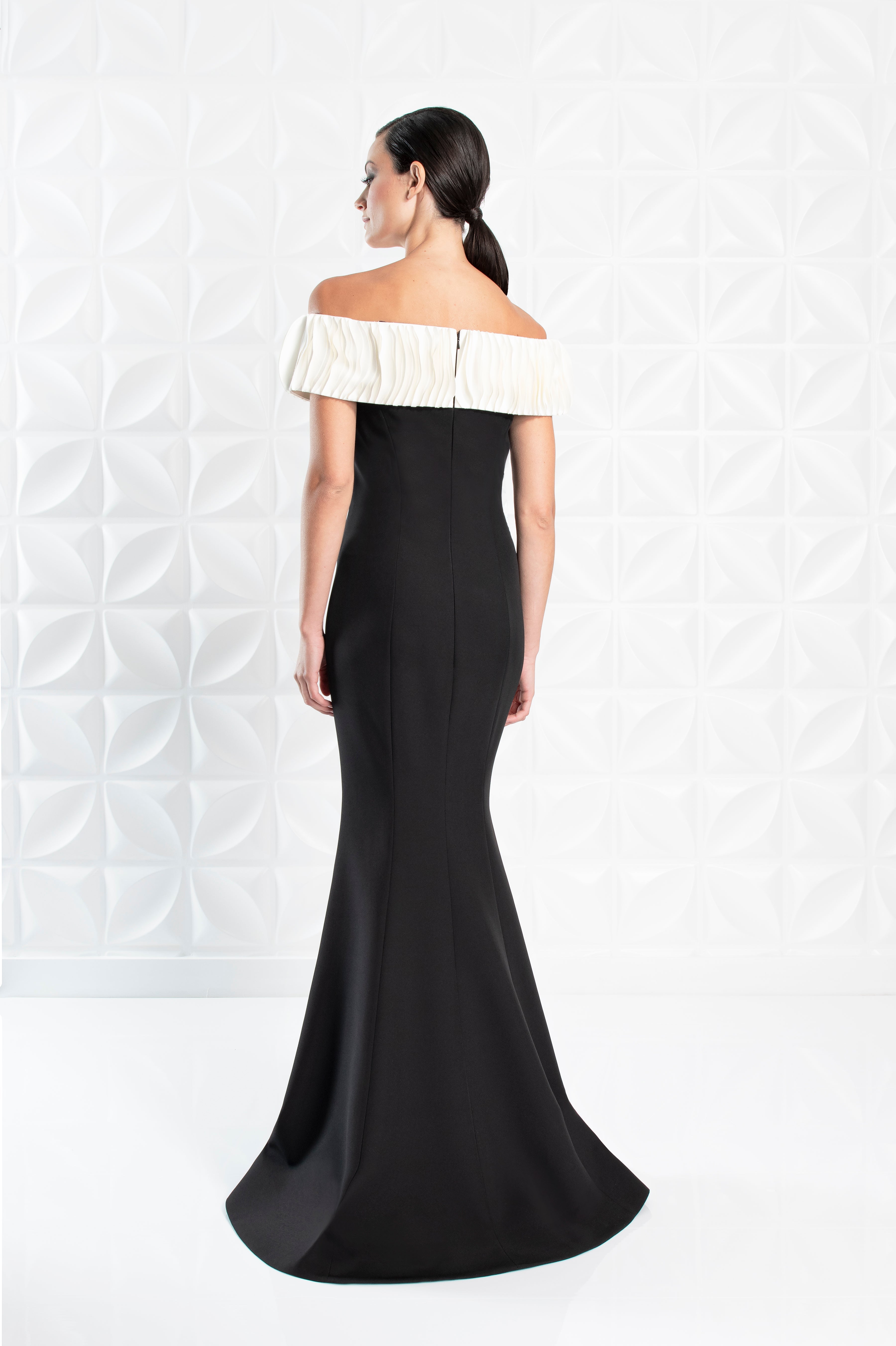 Formal Dresses Long Ruffle Fit Formal Dress Black/White