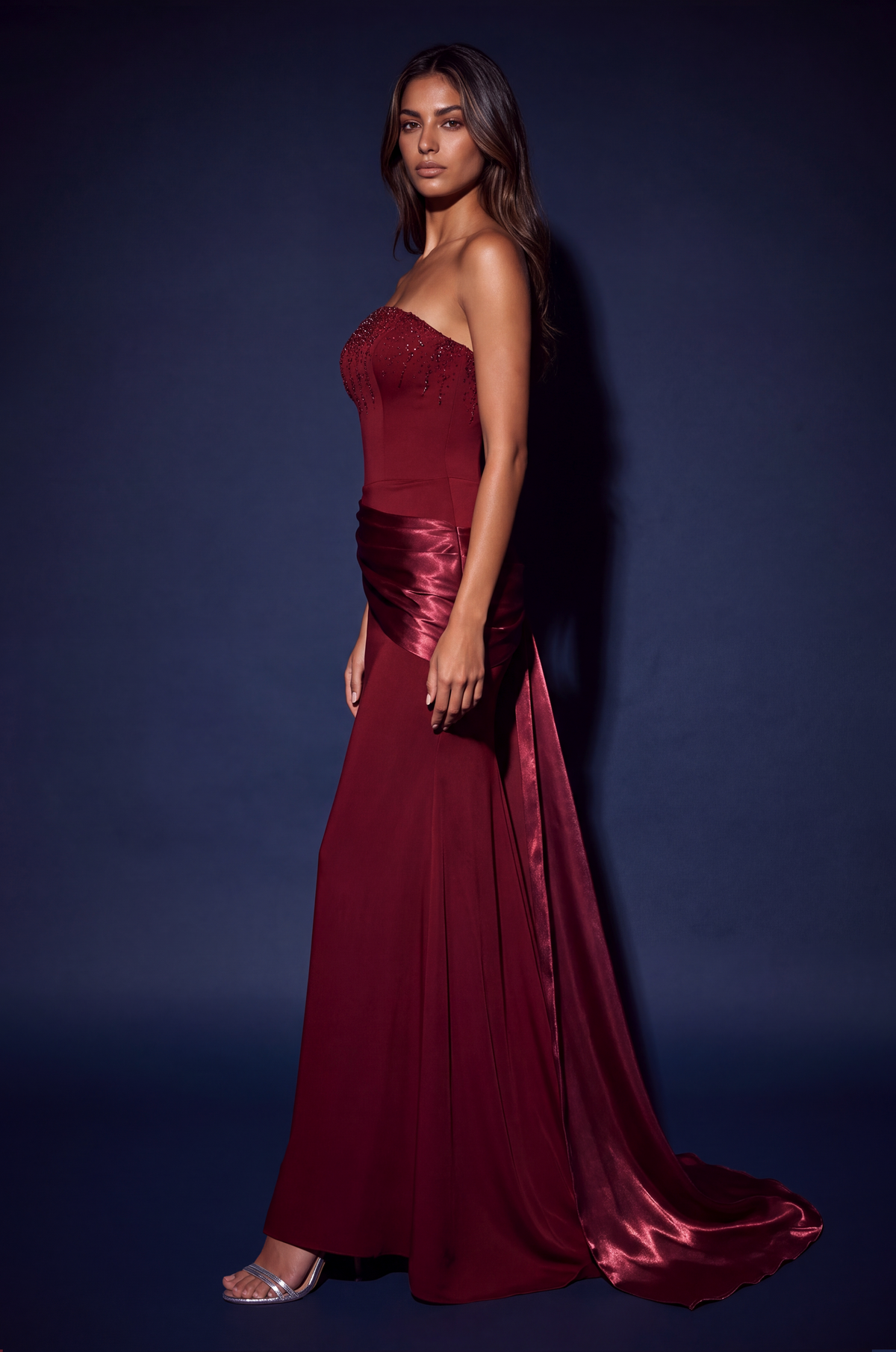 Side view of the fitted mermaid silhouette
