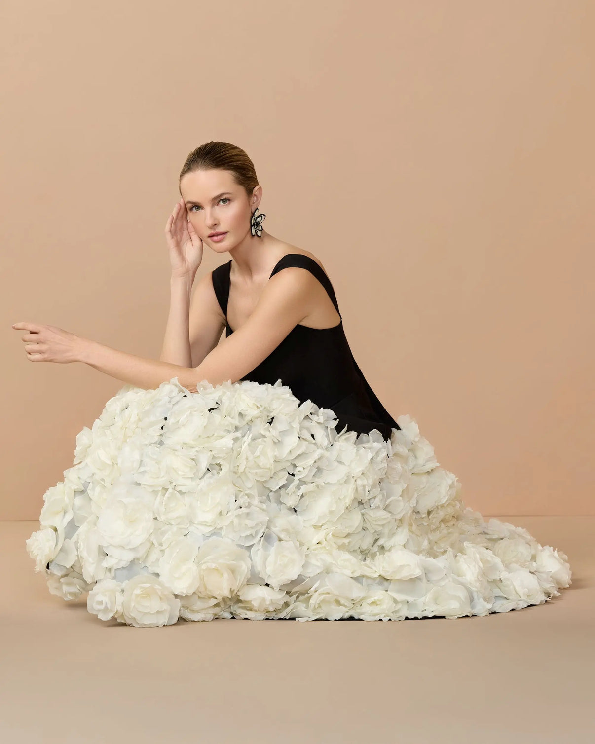 Scoop Neck Tea-Length Floral Cocktail Dress by Mac Duggal 21080 in Black Cream