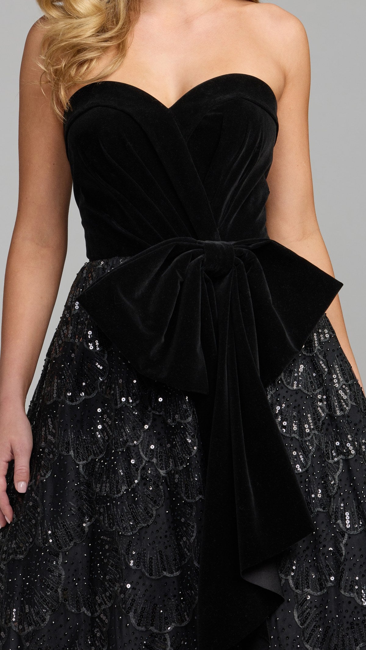Mac Duggal style 21197 in Black, detail view