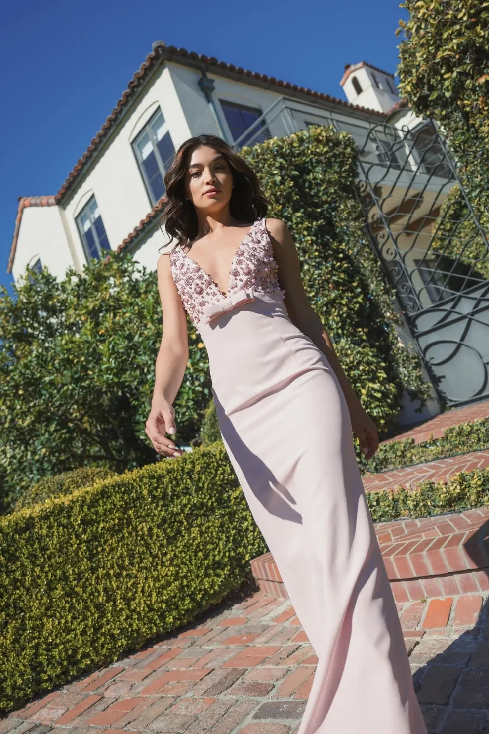 V-Neck Floor-Length Crepe Formal Sheath/Column Mac Duggal 992278P