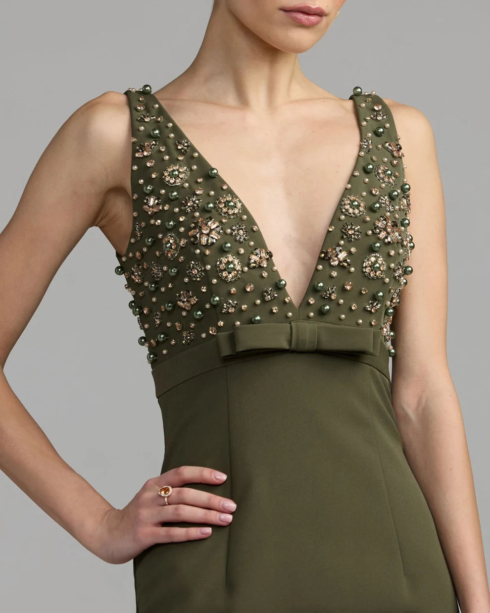 V-Neck Floor-Length Crepe Formal Sheath/Column Mac Duggal 992278P