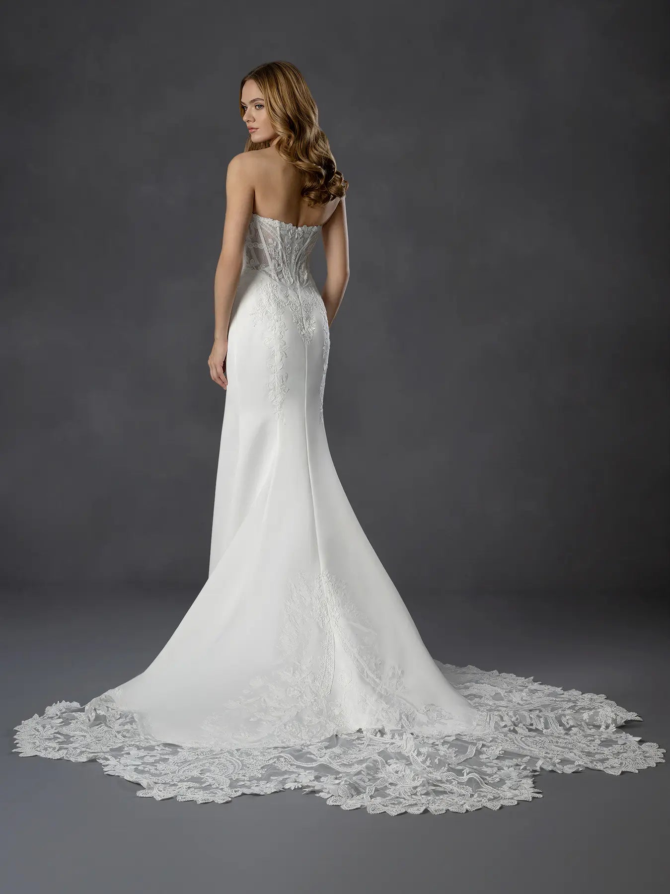 Off White Strapless Floor-Length Lace Wedding Dress Mermaid Gown