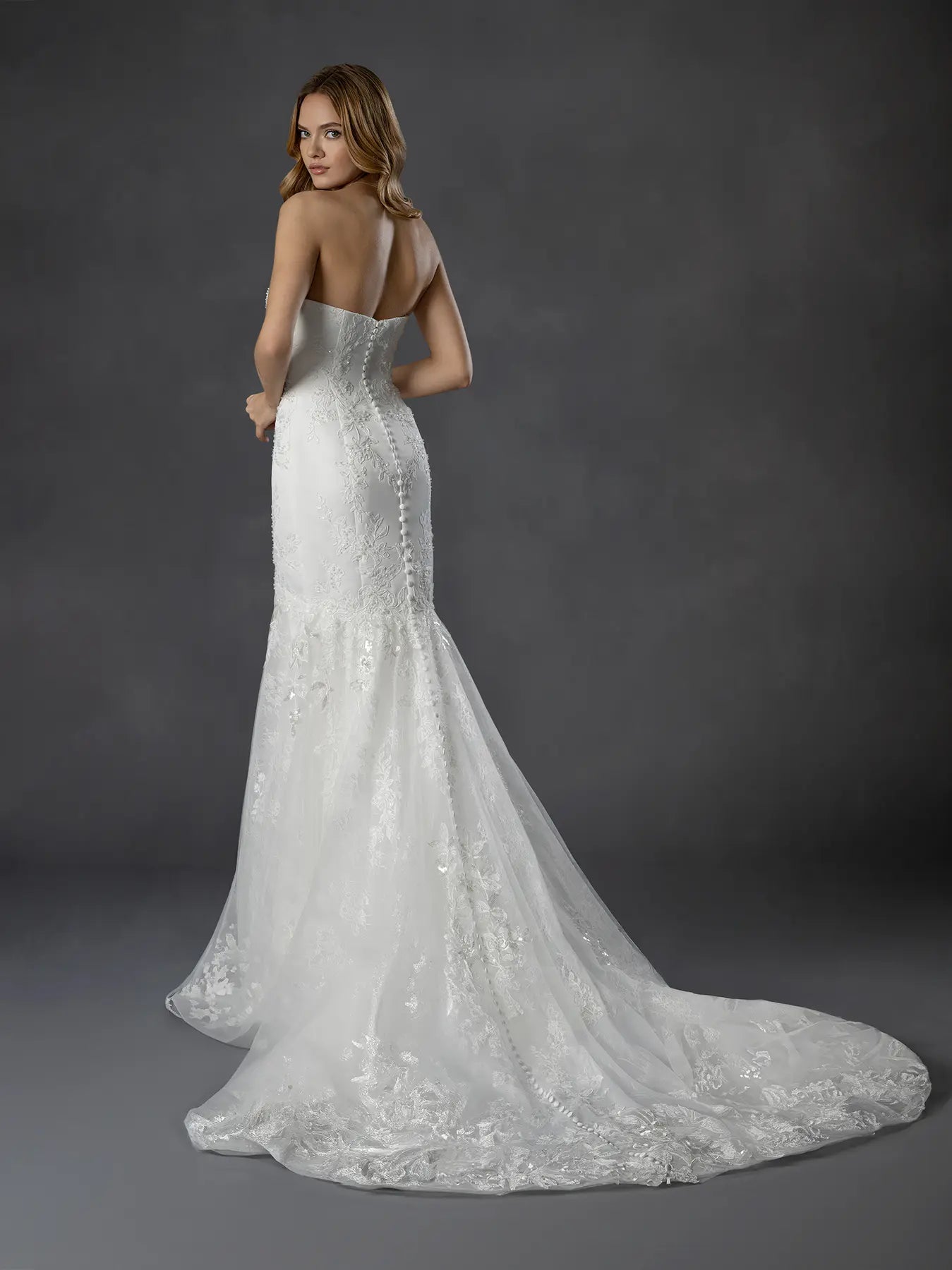 Off White Sweetheart Floor-Length Lace Wedding Dress Mermaid Gown