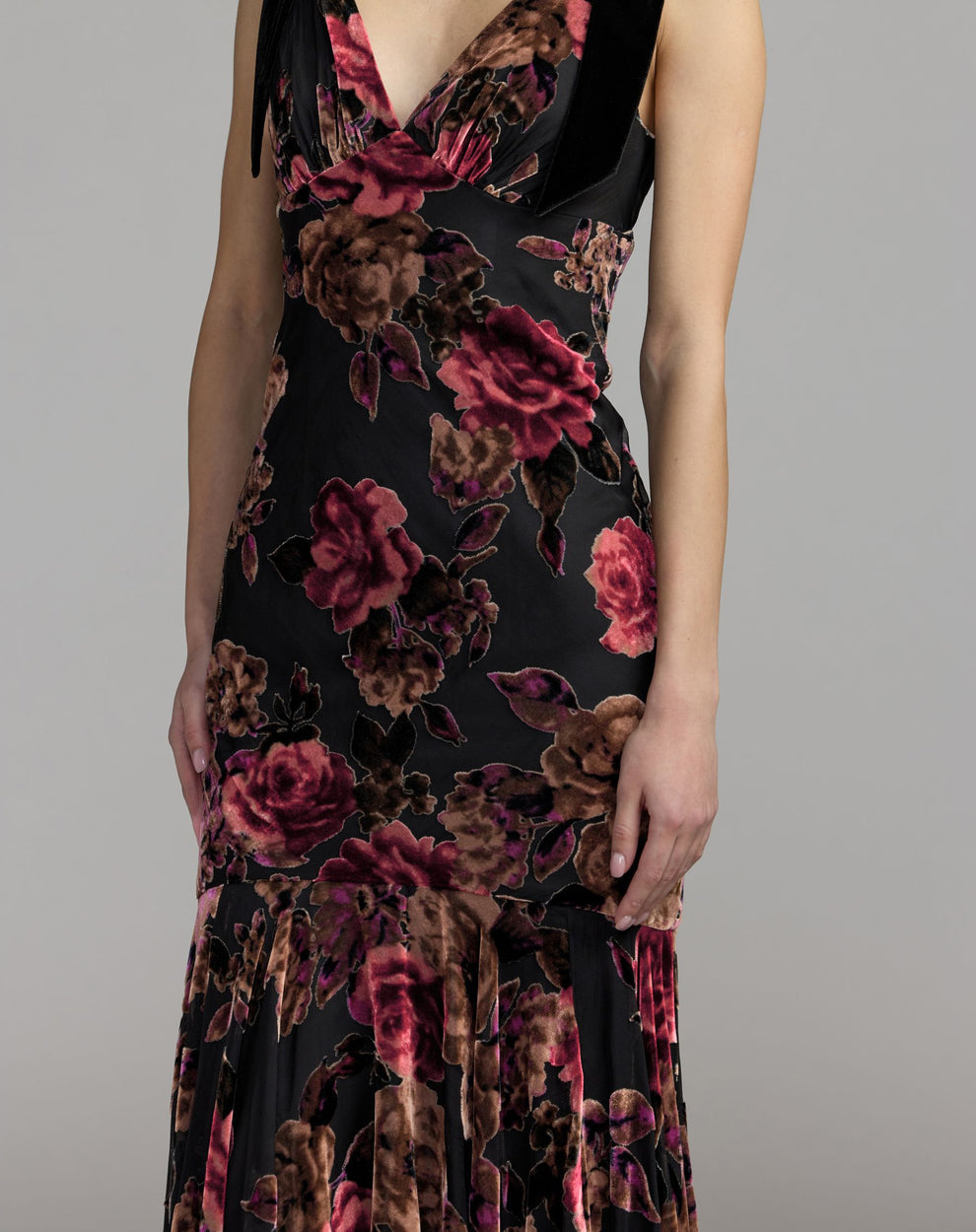 V-Neck Floor-Length Velvet Occasion Mermaid Mac Duggal 50175