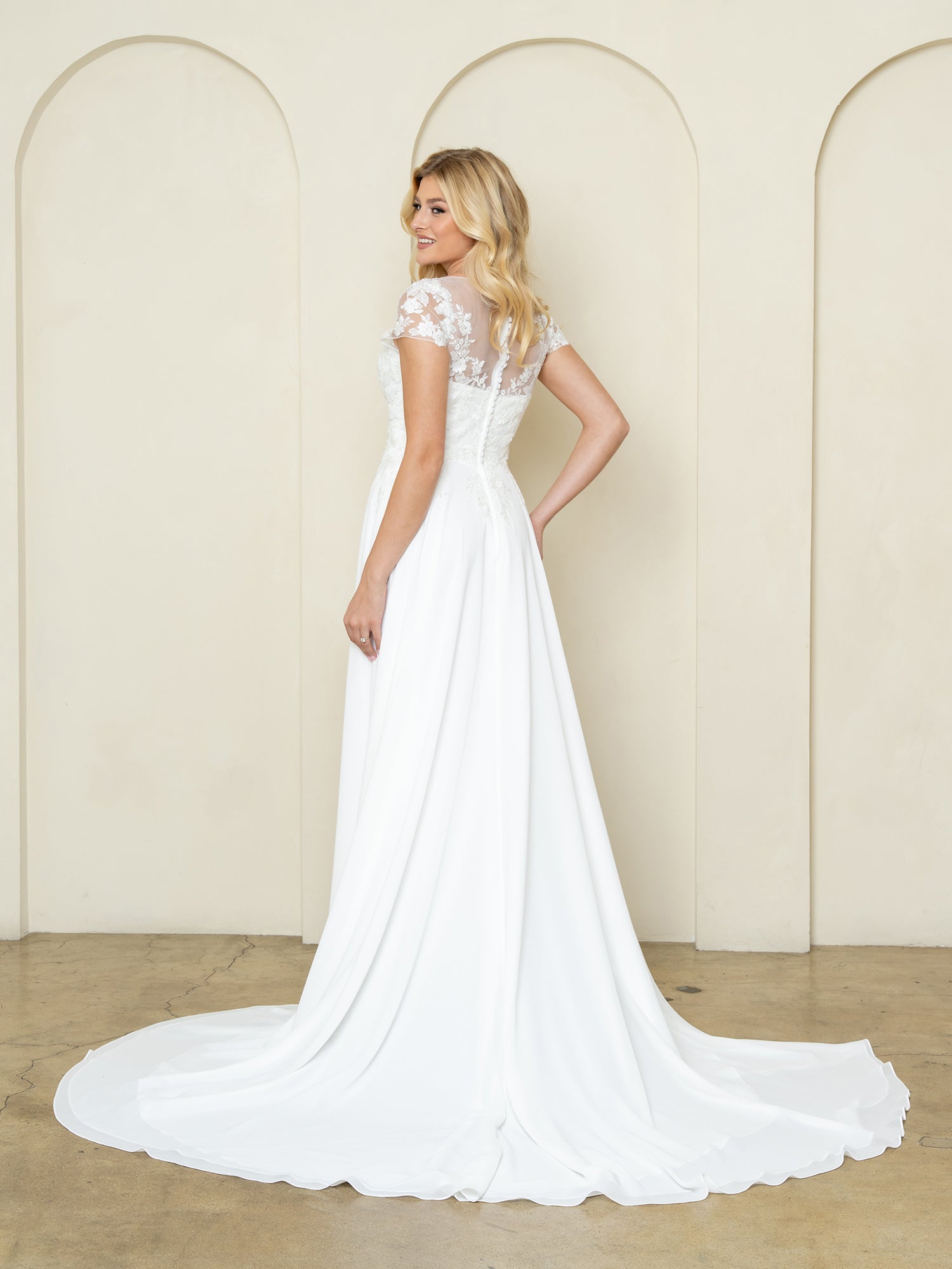 Wedding Dresses Beaded Long Bridal Lace Cape Wedding Dress Off White