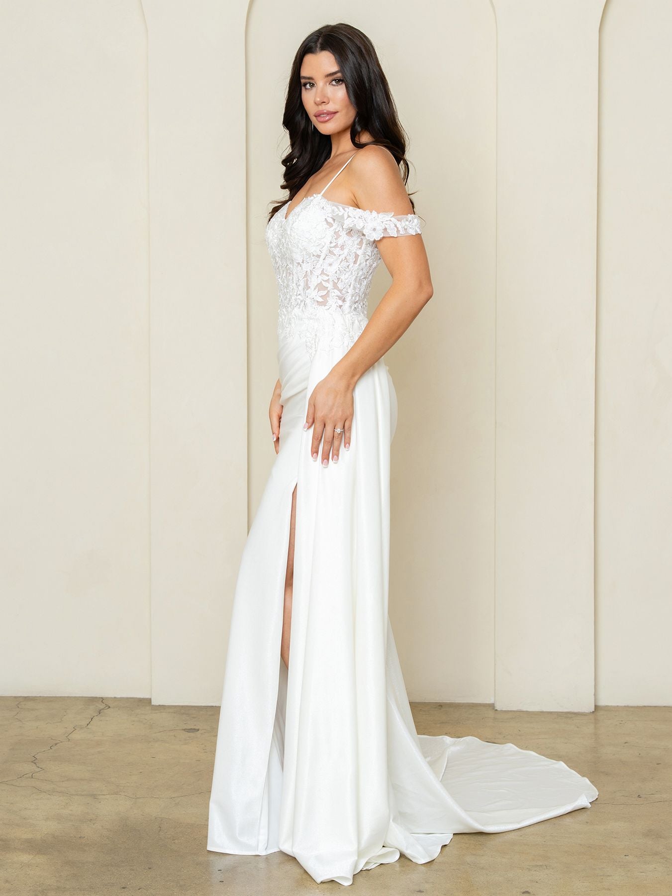Wedding Dresses Fitted Long Corset Lace Bridal Wedding Dress Eva Fashion 5308 Off White
