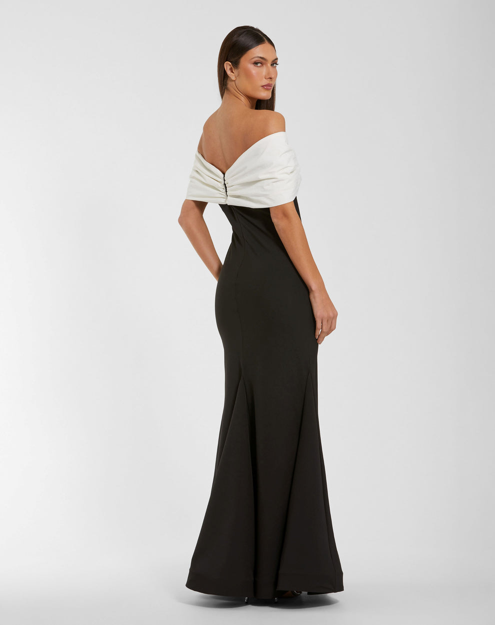 Off-the-Shoulder Floor-Length Jersey Formal Mermaid Mac Duggal 56232