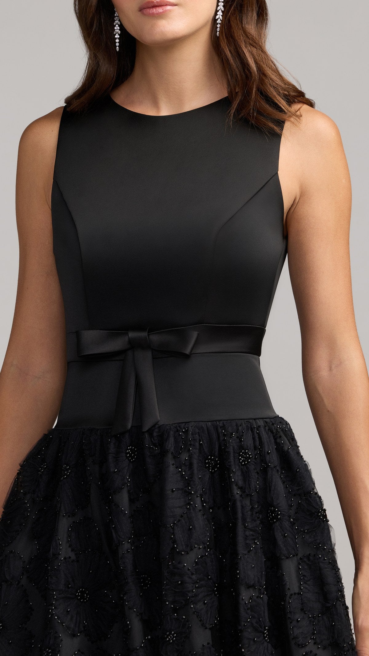 Mac Duggal style 56285 in Black, detail view