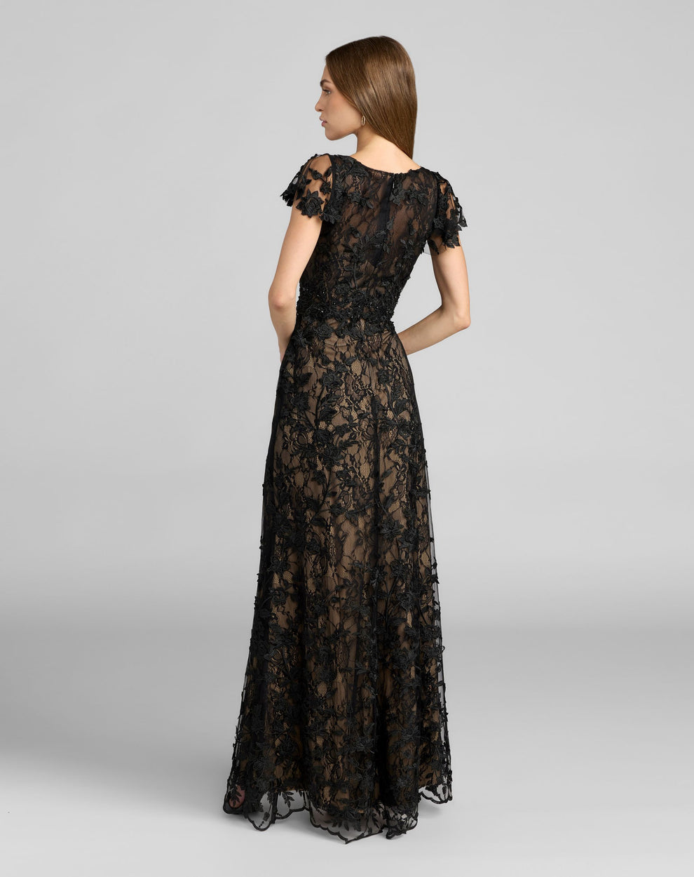 V-Neck Floor-Length Lace Evening Mermaid Mac Duggal 9968192P