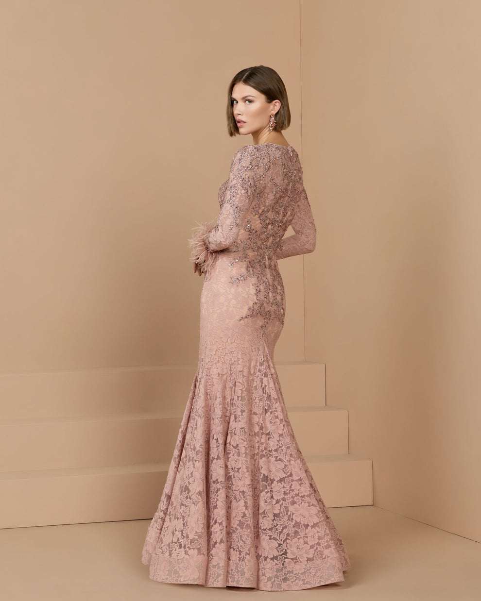 V-Neck Floor-Length Lace Formal Mermaid/Trumpet Mac Duggal 79452