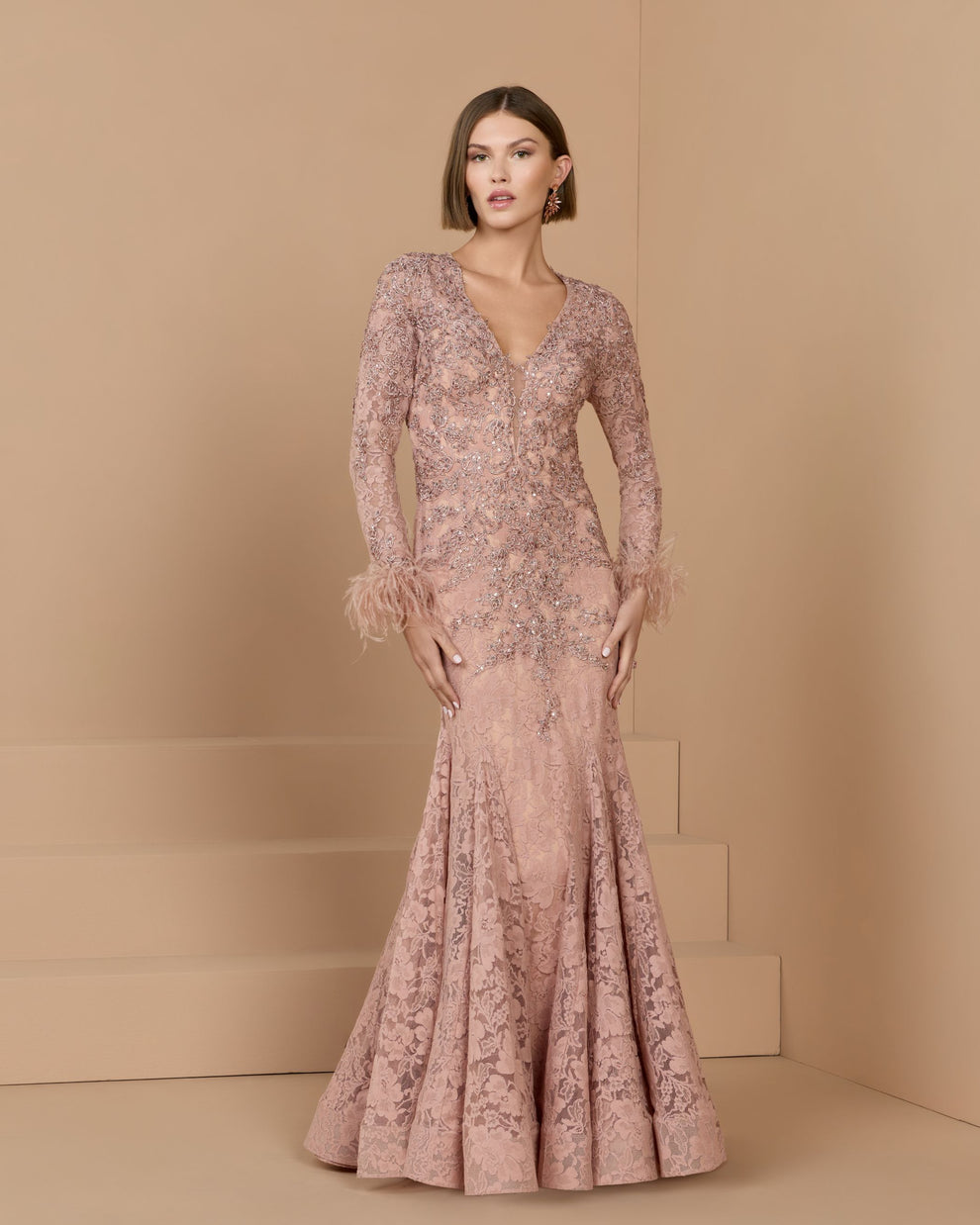 V-Neck Floor-Length Lace Formal Mermaid/Trumpet Mac Duggal 79452