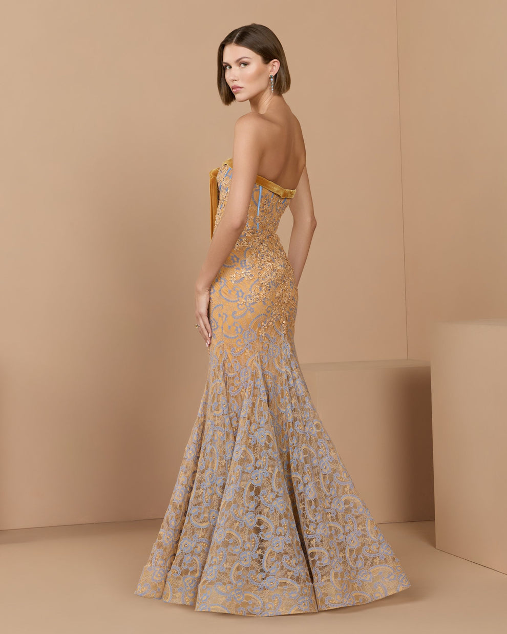 Strapless Curved Neck Floor-Length Lace Prom Mermaid Mac Duggal 79459