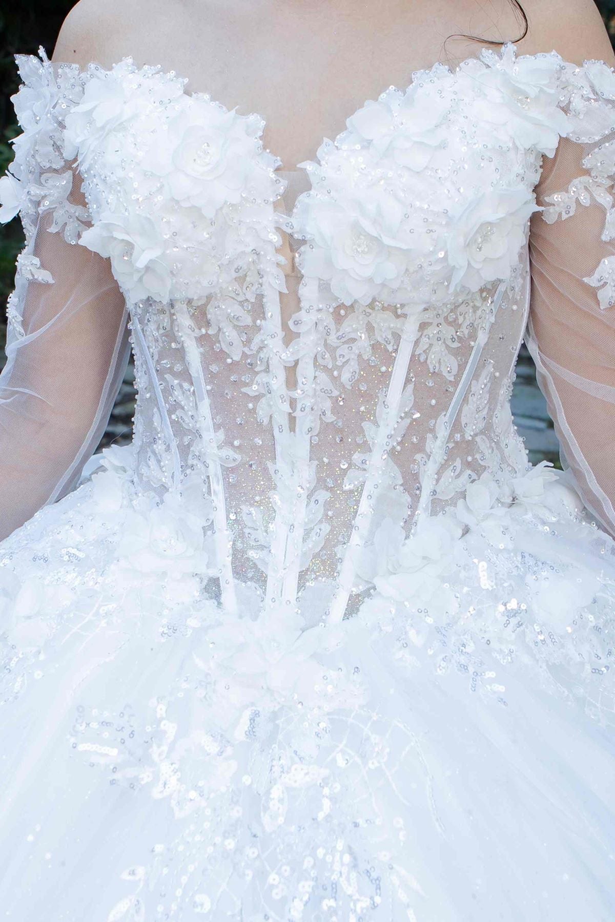 Quinceniera Dresses Beaded Floral Applique Long Ball Gown Quinceanera Dress Cinderella Couture 8325J Off White
