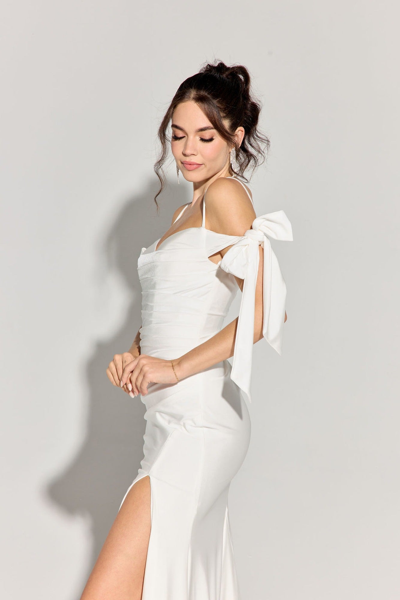 Wedding Dresses Long Fitted Wedding Bridal Dress Eureka Fashion 9181 Off White