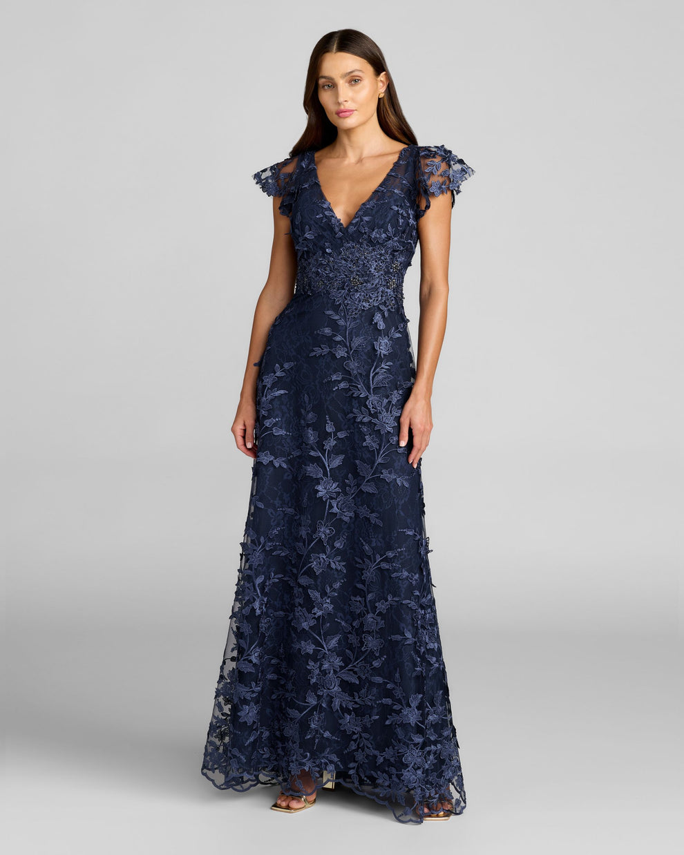 V-Neck Floor-Length Lace Evening Mermaid Mac Duggal 9968192P