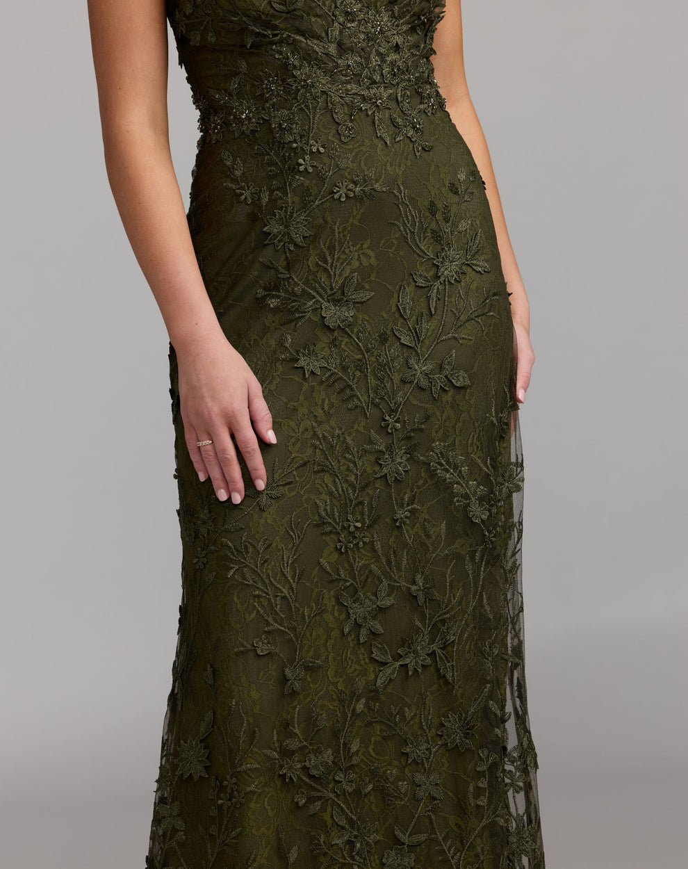 V-Neck Floor-Length Lace Evening Mermaid Mac Duggal 9968192P