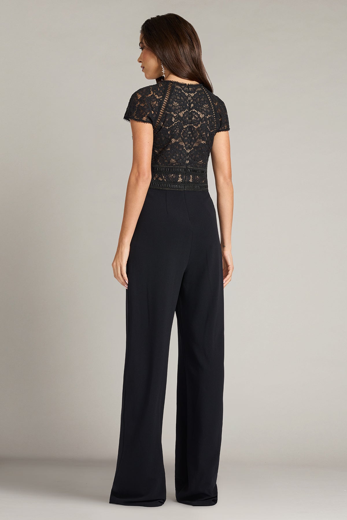 Crew High-Neck Floor-Length Lace Formal Sheath Column Tadashi Shoji AYV17705Y