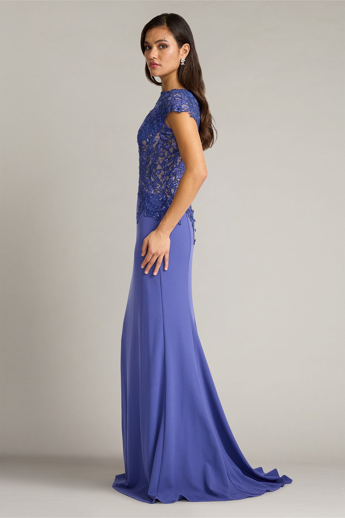 Bateau Floor-Length Lace Formal Sheath/Column Tadashi Shoji CJI26159L
