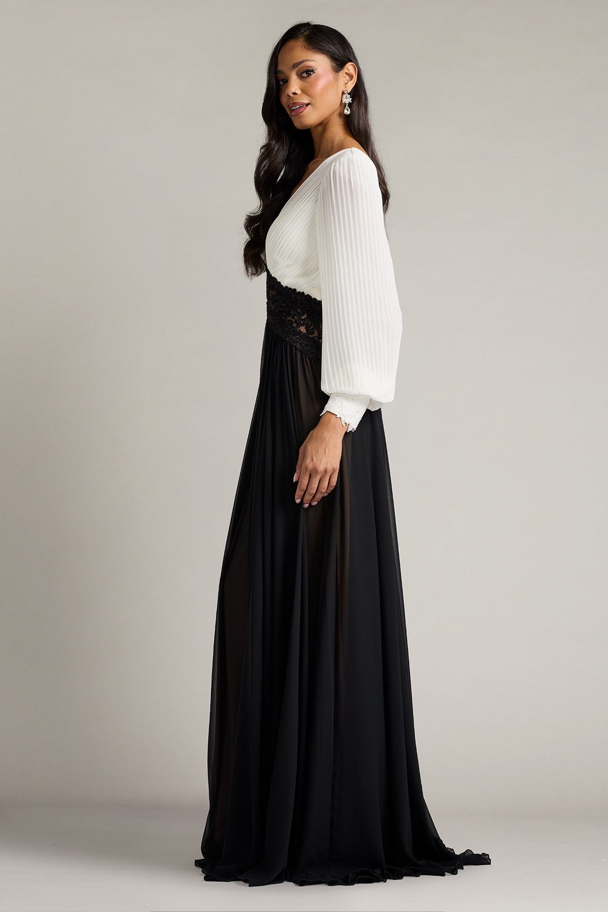 V-Neck Floor-Length Chiffon Formal A-Line Tadashi Shoji CJI26163L