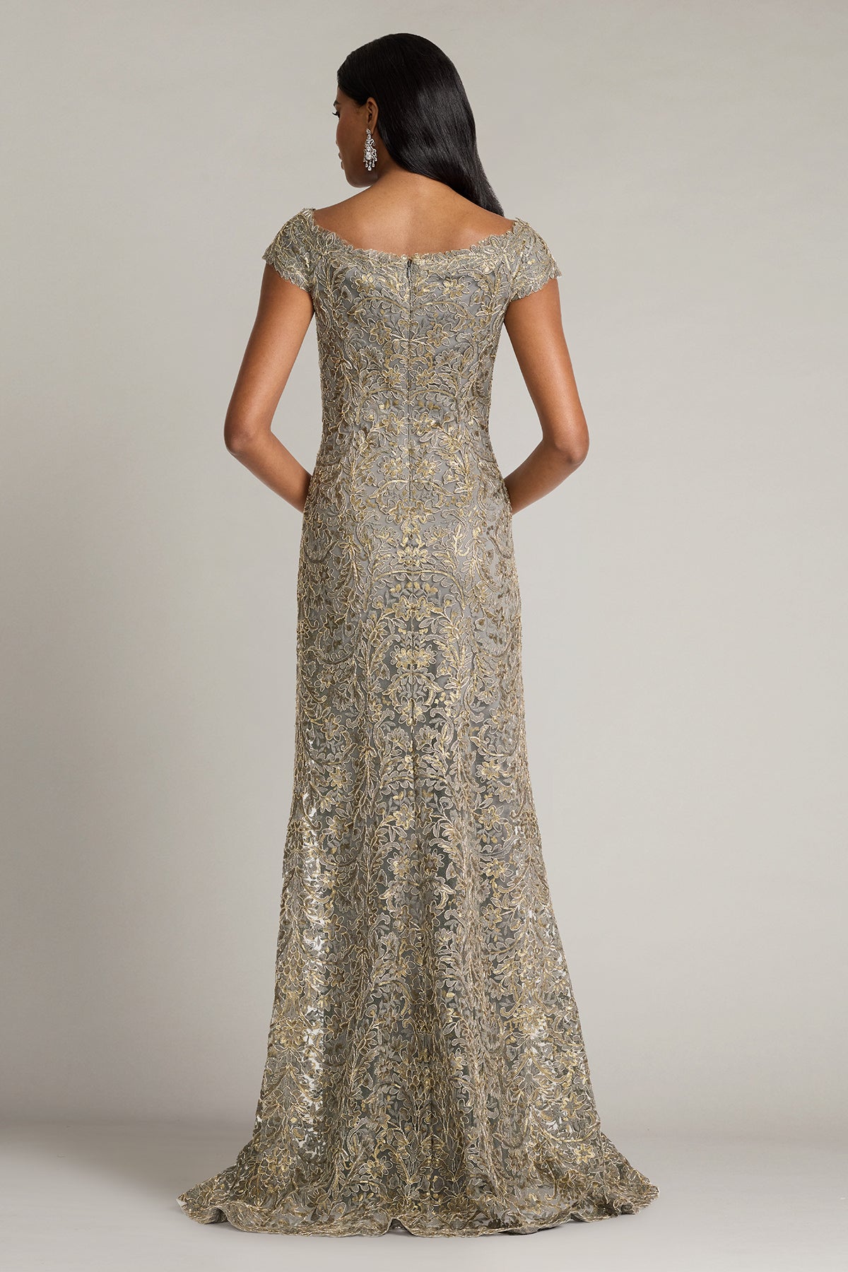 Bateau Floor-Length Lace Formal Sheath/Column Tadashi Shoji CJI90602L