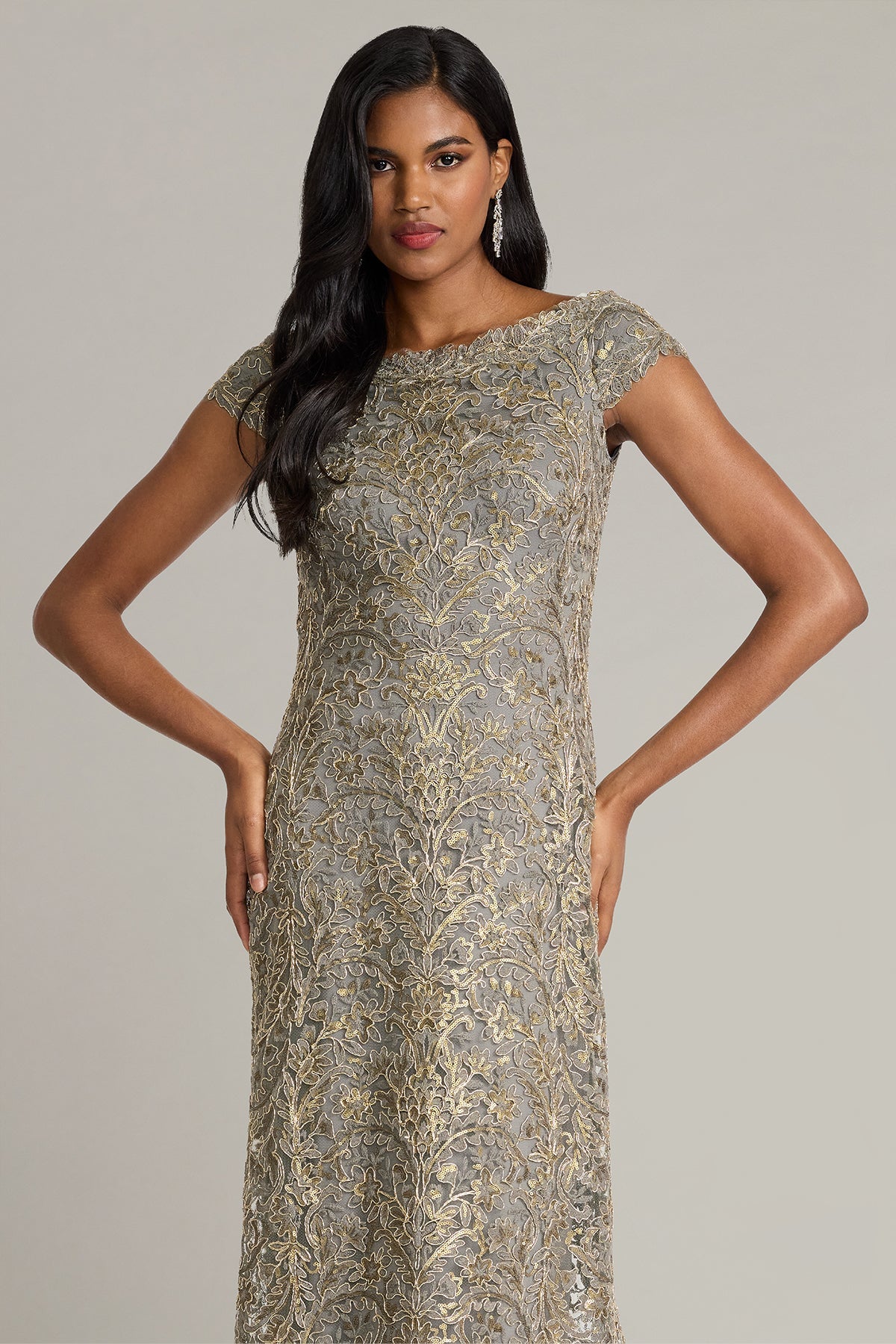 Bateau Floor-Length Lace Formal Sheath/Column Tadashi Shoji CJI90602L