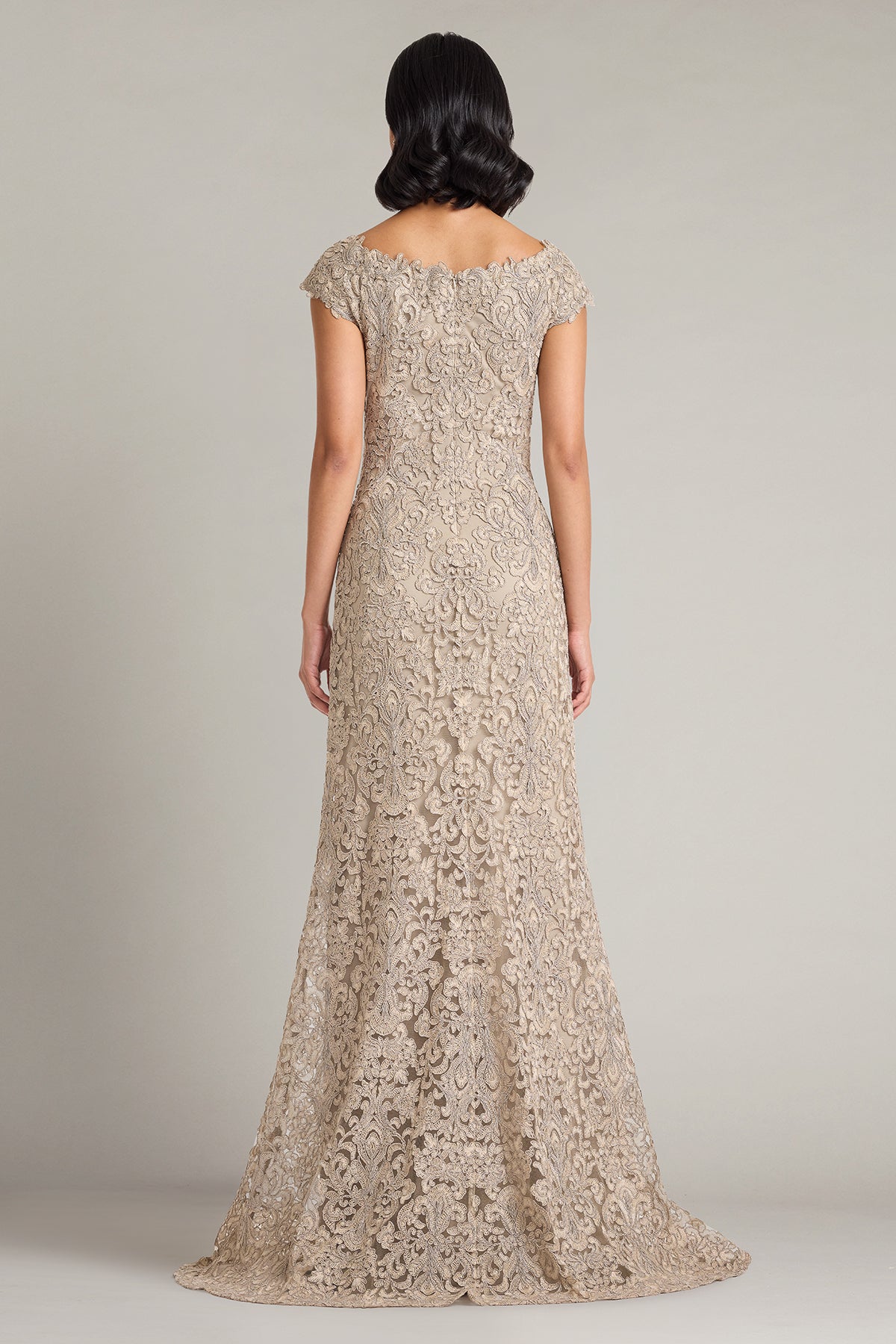 Bateau Floor-Length Lace Formal Sheath/Column Tadashi Shoji CKC90602L