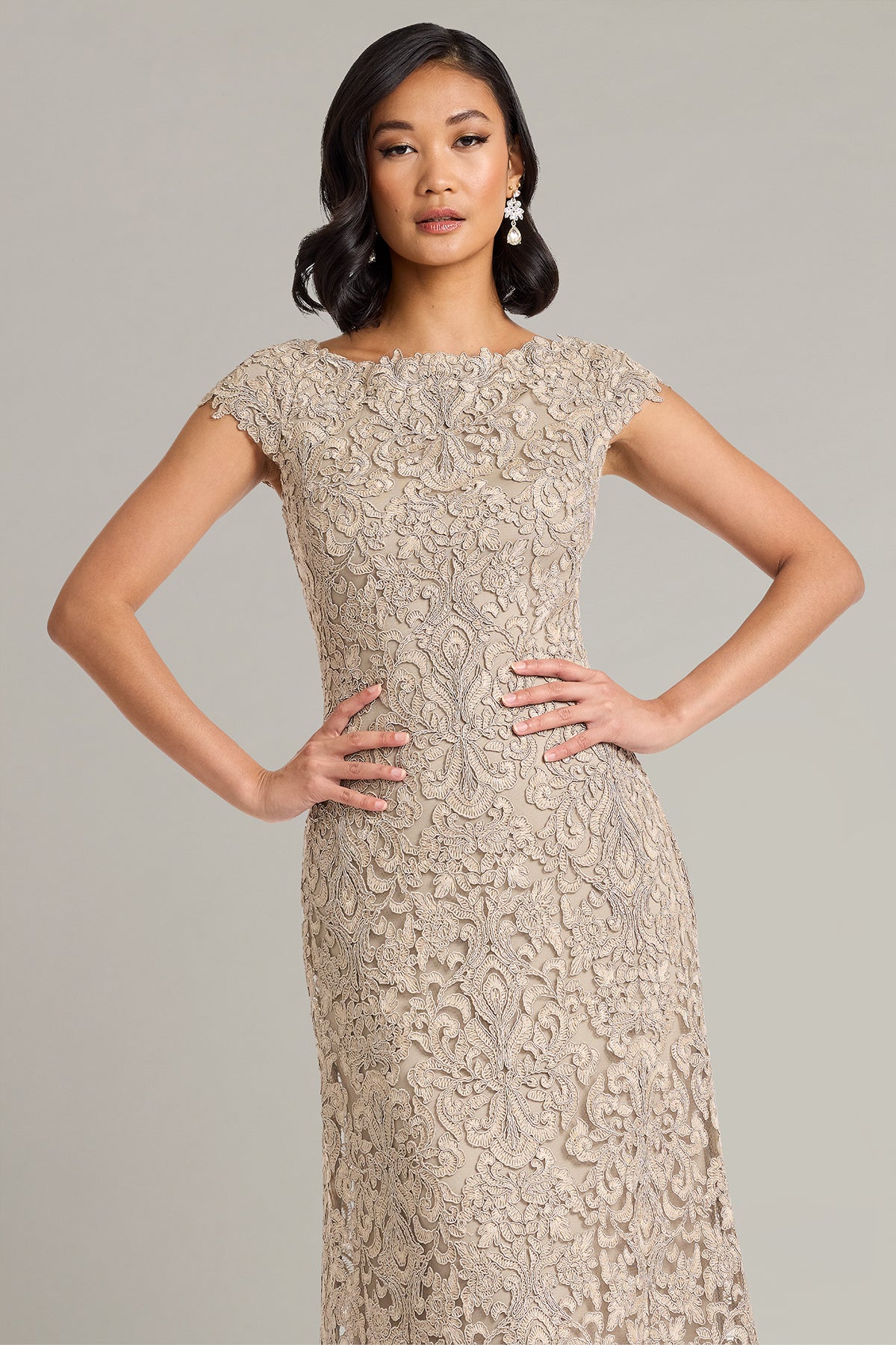 Bateau Floor-Length Lace Formal Sheath/Column Tadashi Shoji CKC90602L