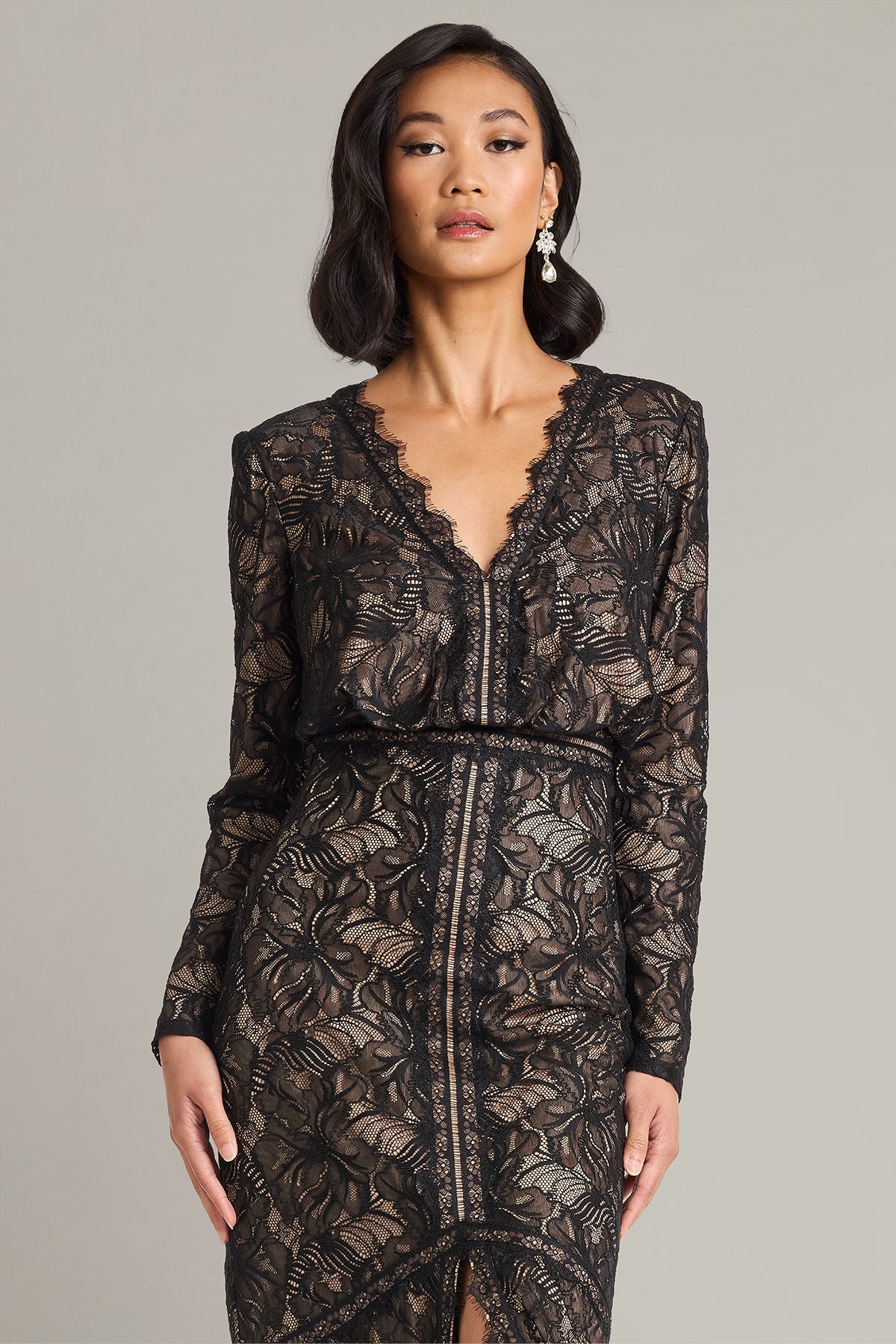 V-Neck Floor-Length Lace Formal Sheath/Column Tadashi Shoji CKI25158L