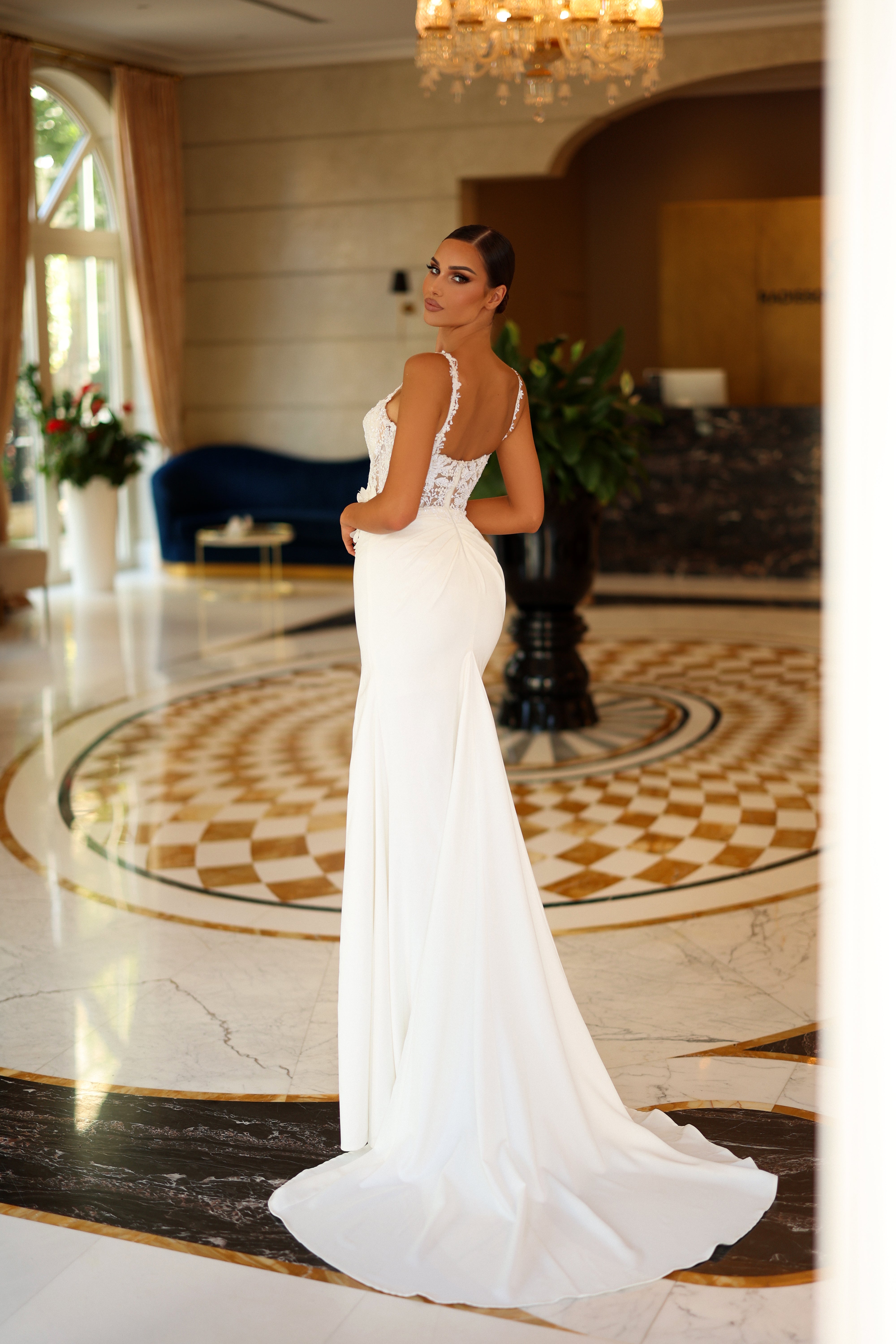 Wedding Dresses Fitted Long Bridal Slit Wedding Dress Off White