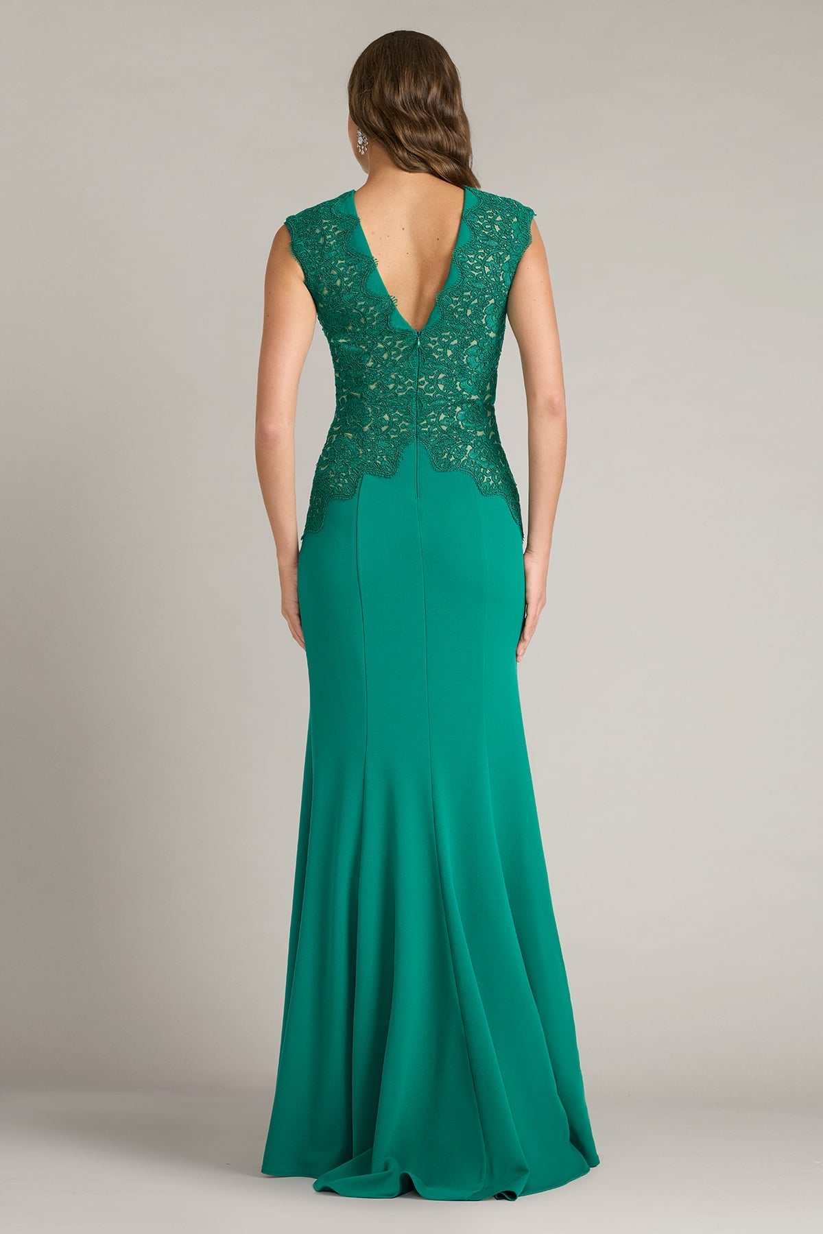 Crew/High-Neck Floor-Length Lace Formal Sheath/Column Tadashi Shoji CFJ26020L