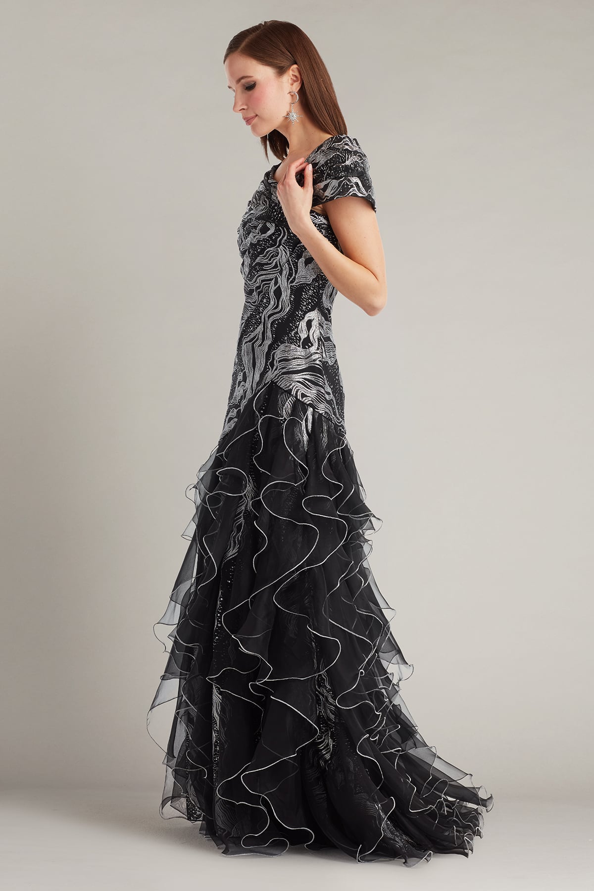 Formal Dresses Long Prom Ruffle Formal Evening Dress Tadashi Shoji CJB25701L Silver/Black