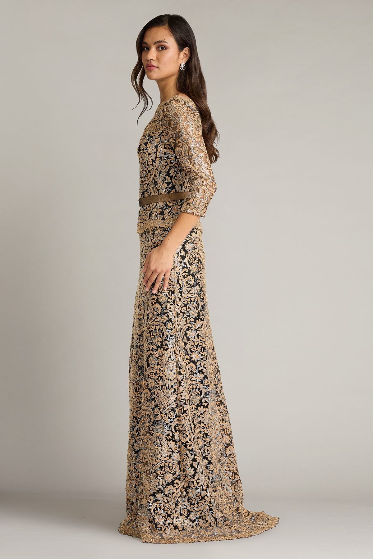 Bateau Floor-Length Lace Formal Sheath/Column Tadashi Shoji CJI24130L