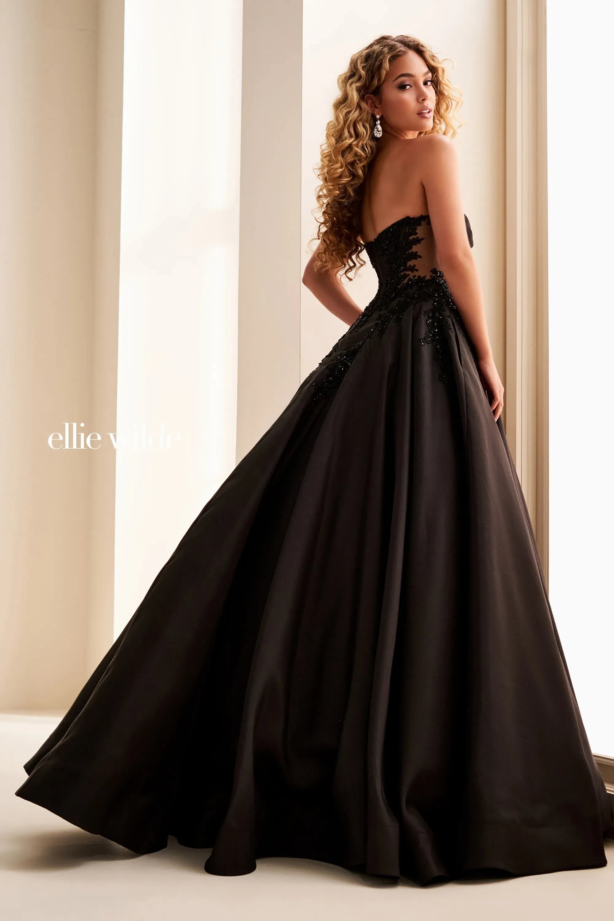 Prom Dresses Beaded Long Formal Ball Gown Prom Dress Black