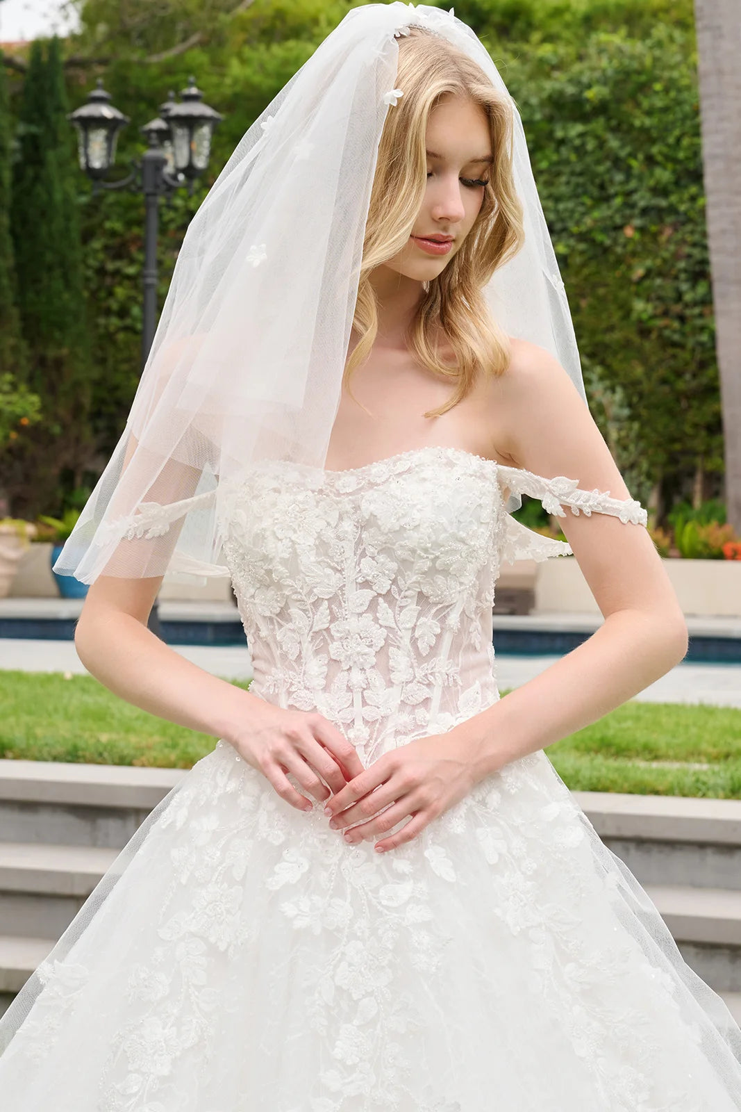 Sweetheart Floor-Length Lace Wedding Gown GLS GL3839