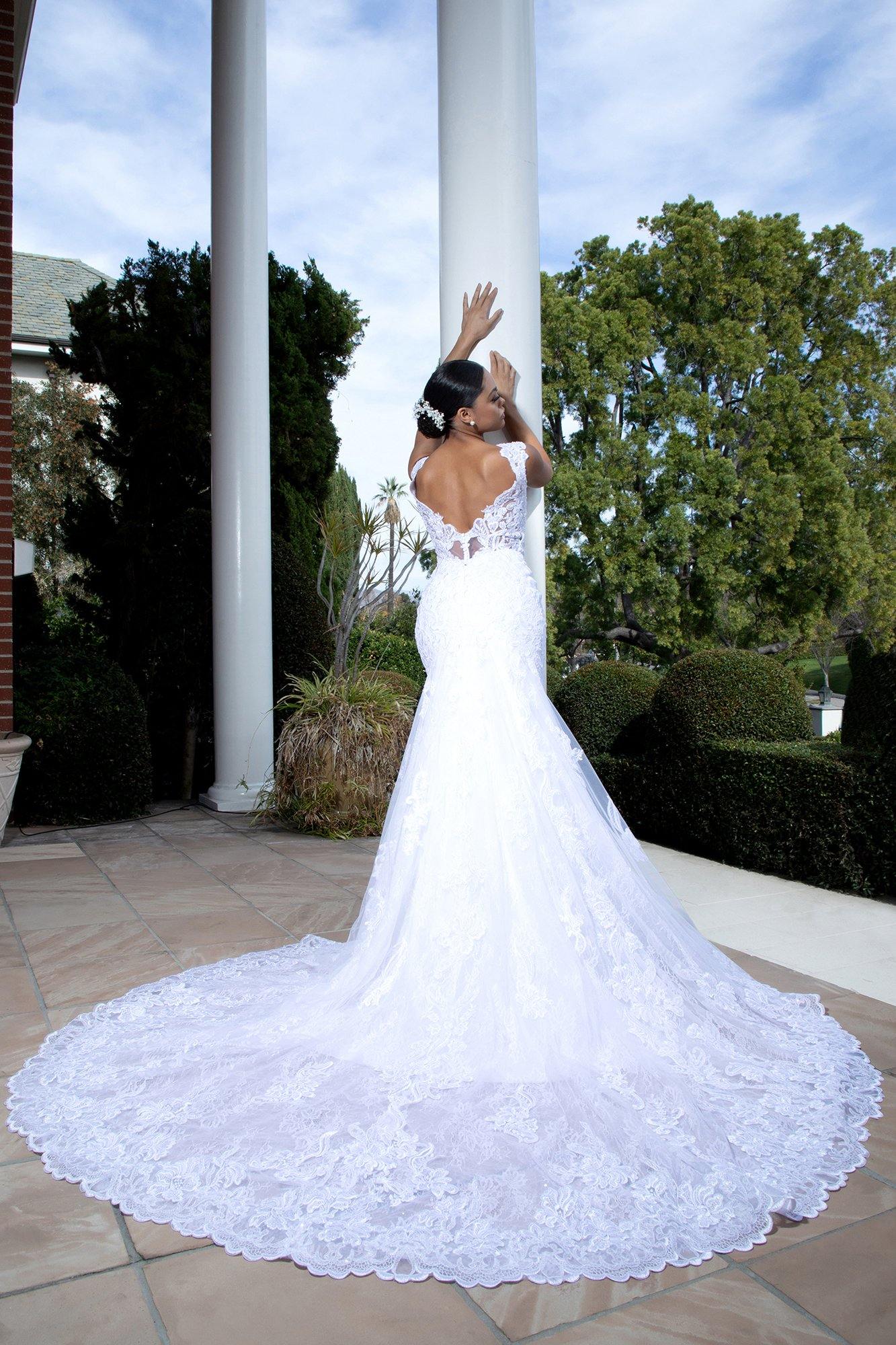 Long Mermaid Tail Lace Wedding Gown