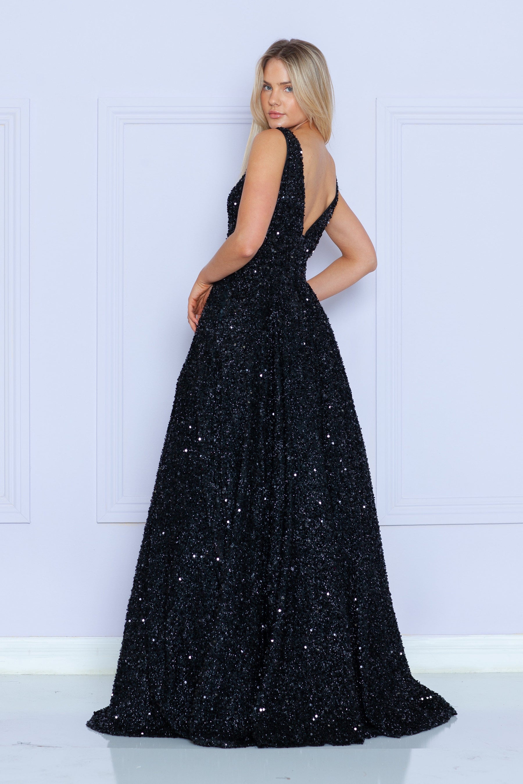 Black V-Neck Floor Length Velvet Prom Dress with Sweep Train A-line Formal Gown Poly USA 9168