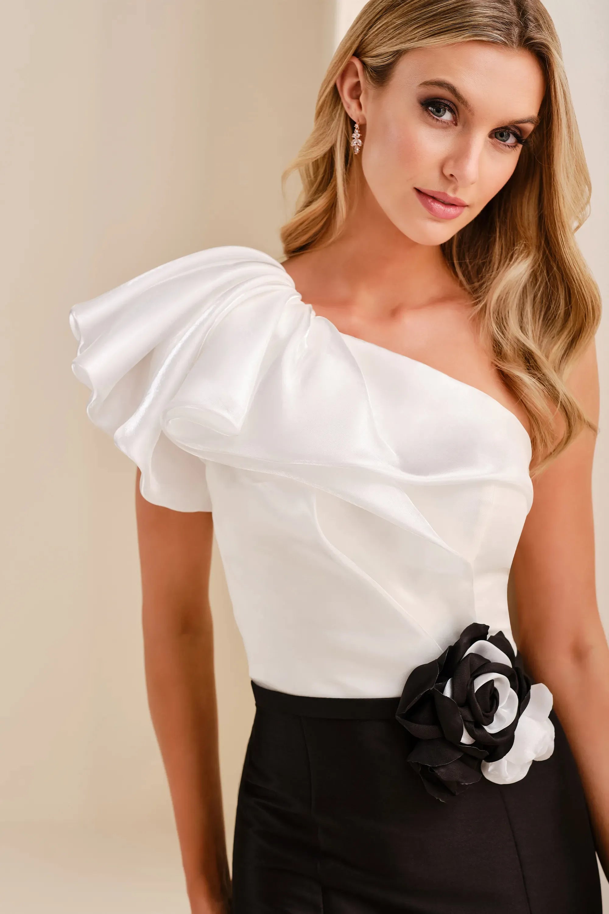 Formal Dresses Long Mermaid 3D Floral Applique Formal Dress Ivory Black