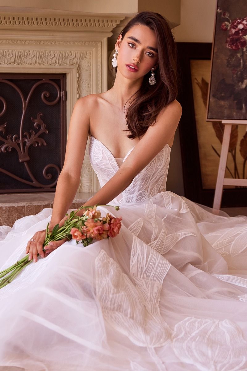 Wedding Dresses Off White Nude