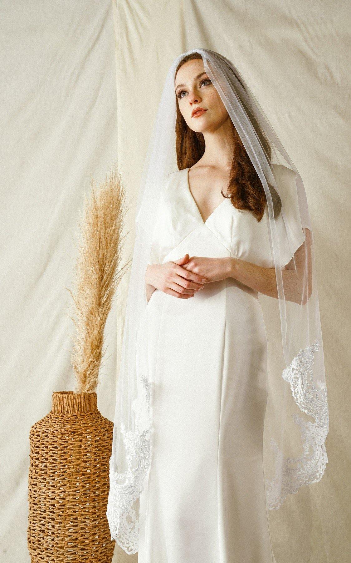 One Layer Wedding Veil Mid Length | The Dress Outlet display picture 1