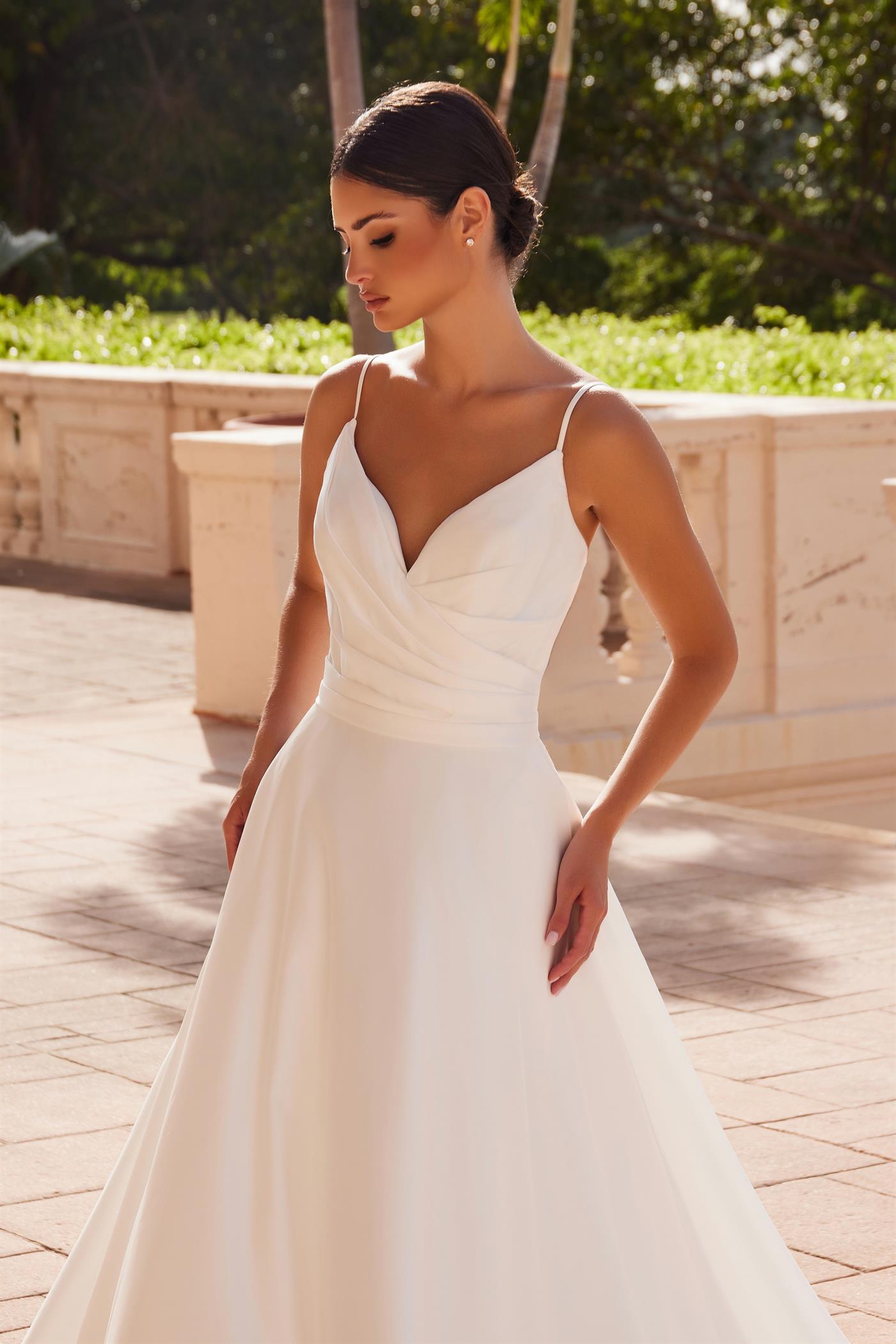 Wedding Dresses Bridal Gown Long Pleated Wedding Dress White