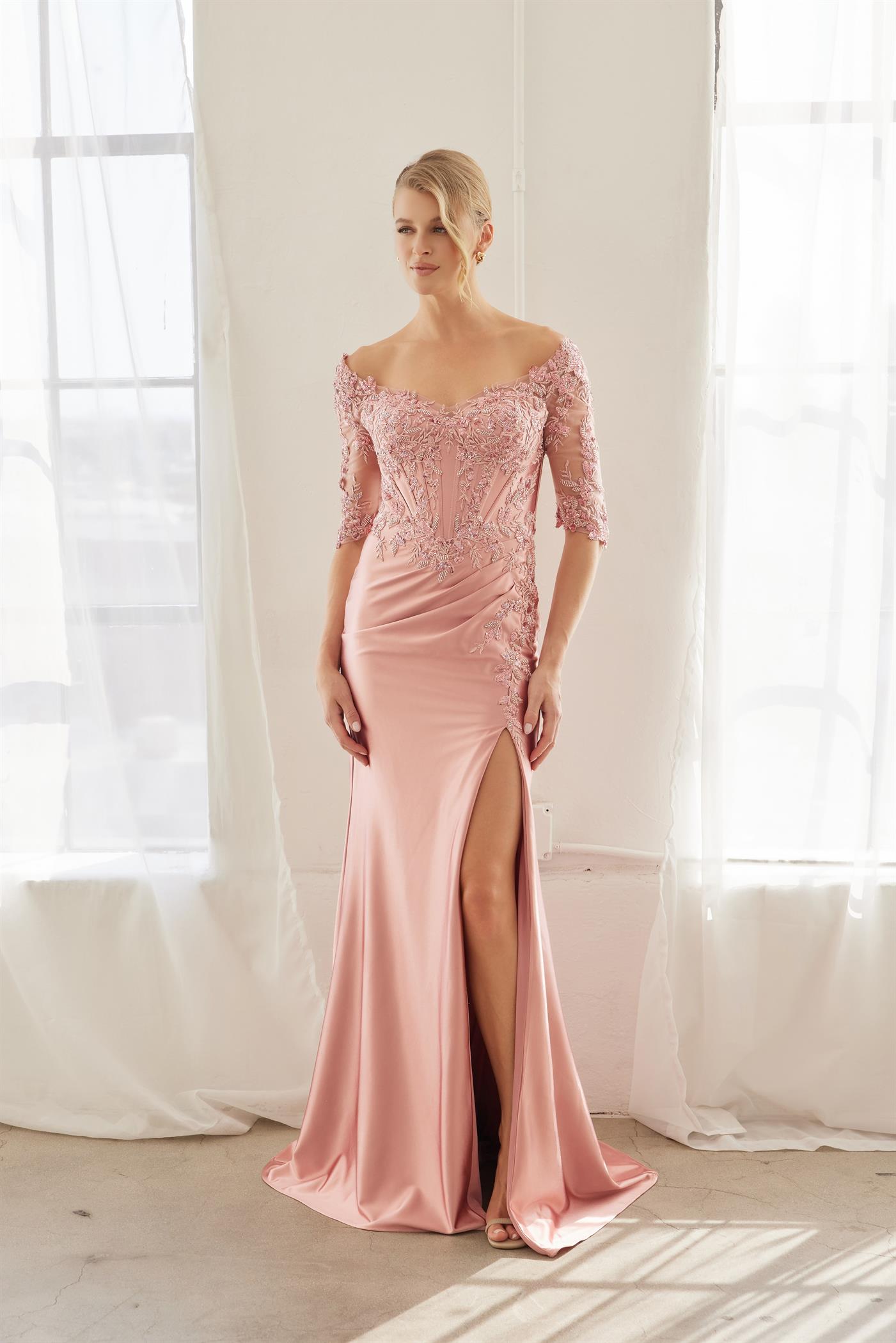 Plus Size Dresses Long Formal Lace Applique Mother of the Bride Dress Rose Gold