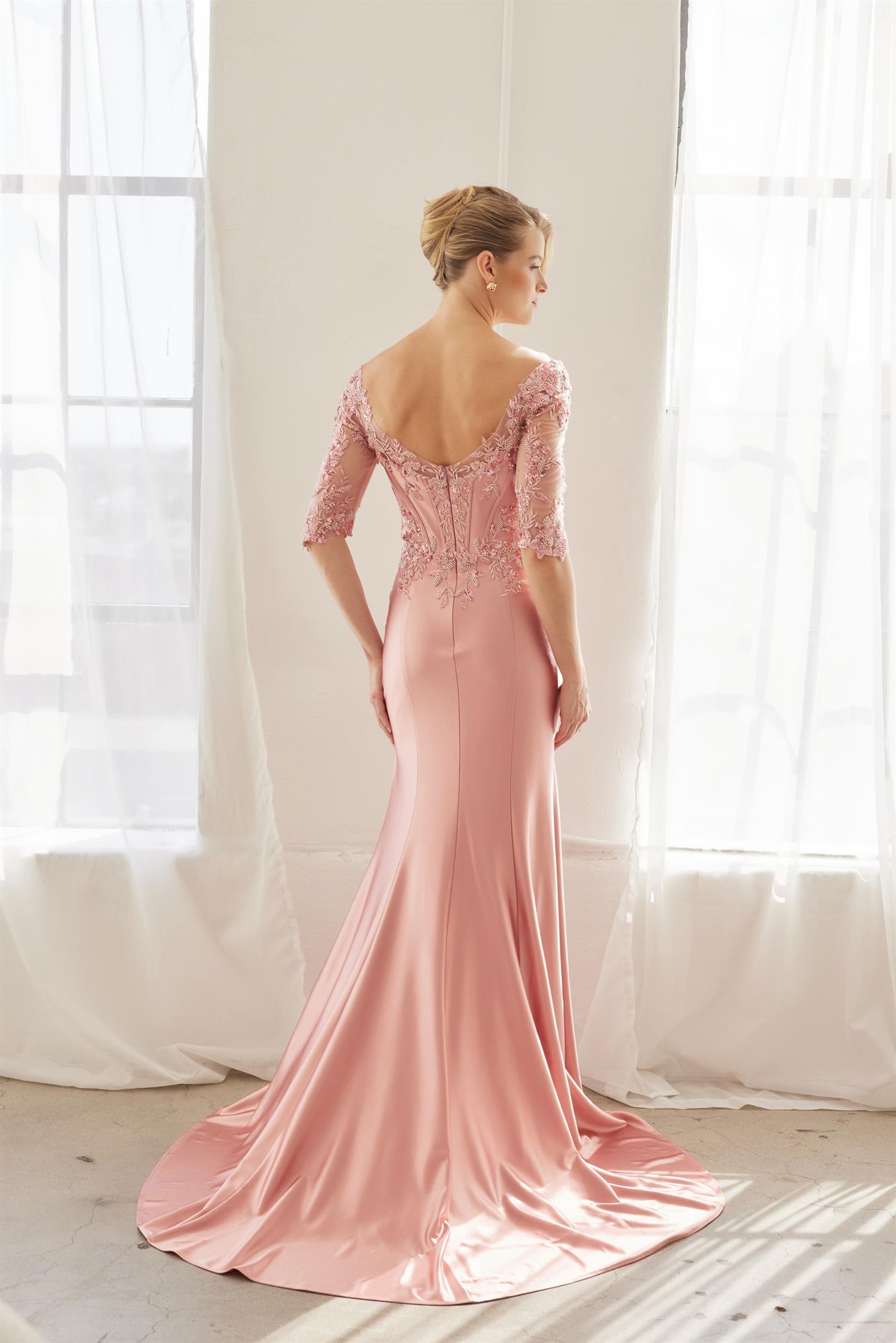 Plus Size Dresses Long Formal Lace Applique Mother of the Bride Dress Rose Gold