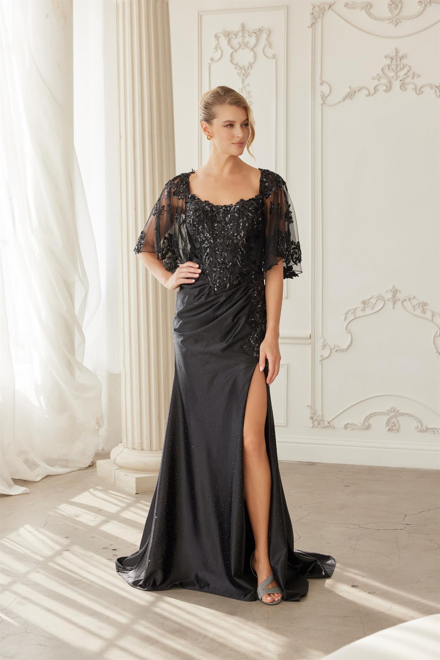 Plus Size Dresses Long Beaded Formal Mother of the Bride Dress Black