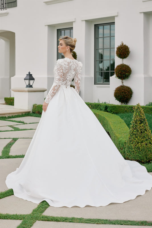 Wedding Dresses Long Sleeve Floral Applique Pleated Wedding Dress Nox Anabel JE1078 White