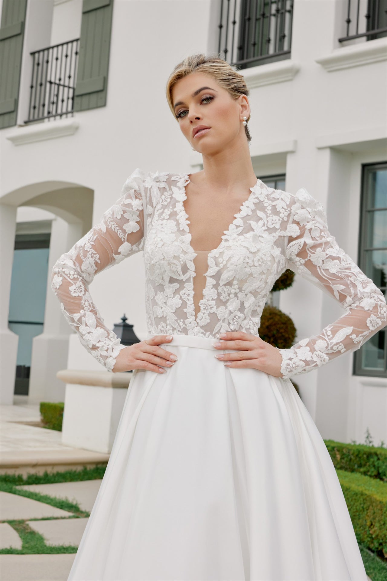Wedding Dresses Long Sleeve Floral Applique Pleated Wedding Dress Nox Anabel JE1078 White